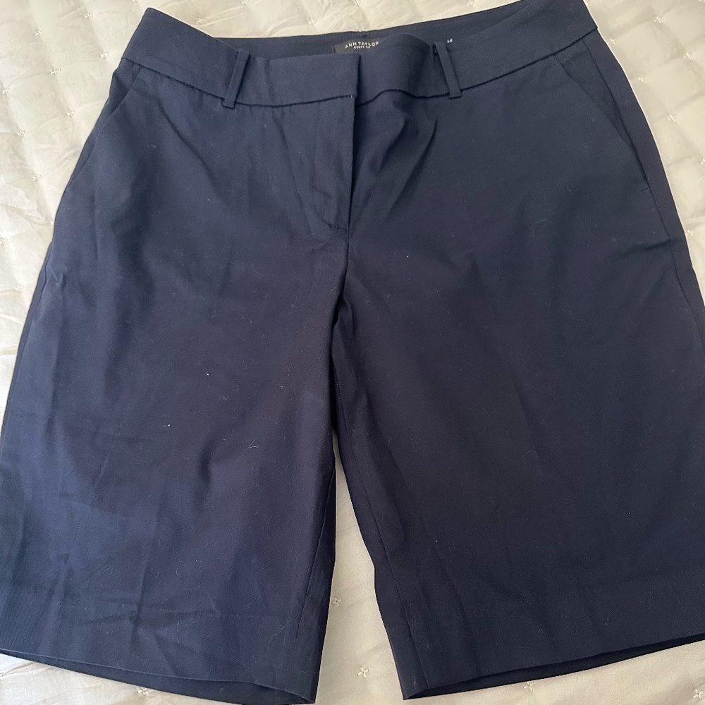 Ann Taylor Bermuda Shorts - Size 10 - Navy - 98% Cotton - 2% Spandex - Like New!